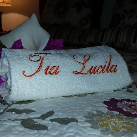 Tia Lucila *